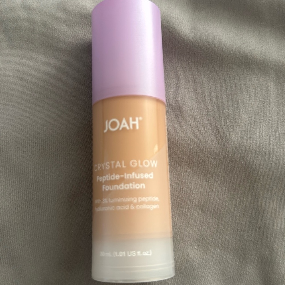 Joah crystal glow light to medium with neutral undertones.